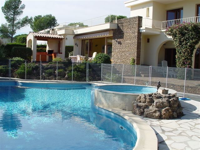 cierre piscina beethoven negro en situación cierre piscina beethoven negro en situación